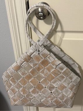 Mud Pie Two-Tone Woven Pine Wood Basket in White and Tan
